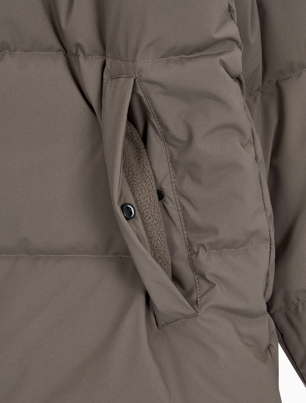 Buy 남성 베이직 에센셜 다운 푸퍼 자켓  in color BROWN