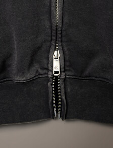 Buy 오프듀티 여성 피그먼트 다잉 볼륨 크롭 후드 집업 in color Black Oyster
