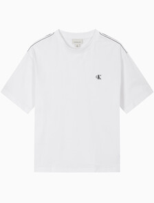 Buy 남성 릴렉스핏 탑스티치 패치 로고 반팔 티셔츠 in color BRIGHT WHITE