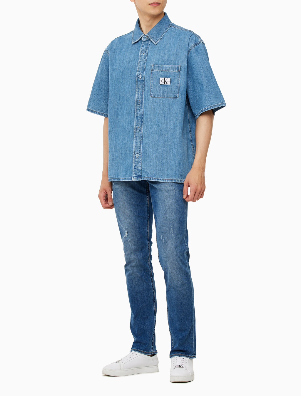 Buy 남성 캠프 반팔 데님 셔츠 in color MID BLUE BACK EMBRO