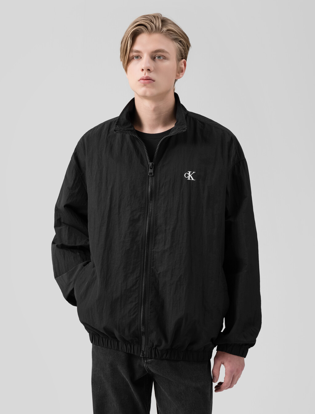 Buy 남성 윈드 브레이커 재킷 in color CK BLACK