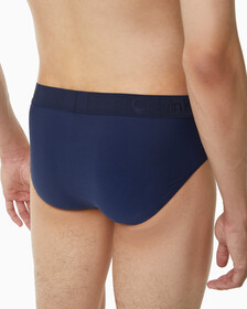 Buy 남성 CK 블랙 마이크로 싱글 힙브리프 in color BLUE SHADOW
