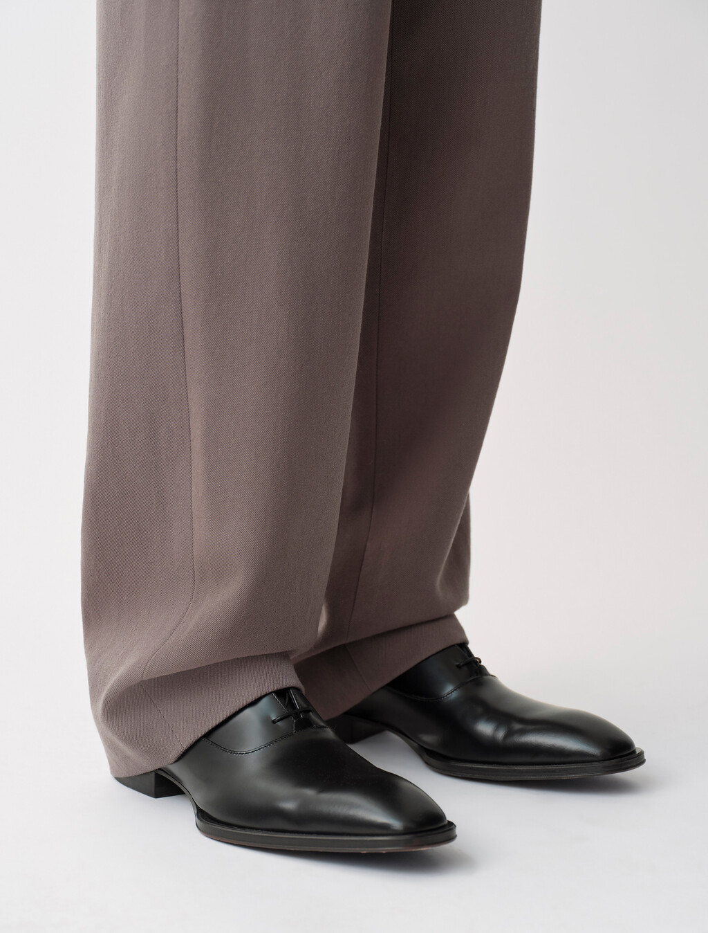 Buy FELIX MENS OXFORD in color BLACK