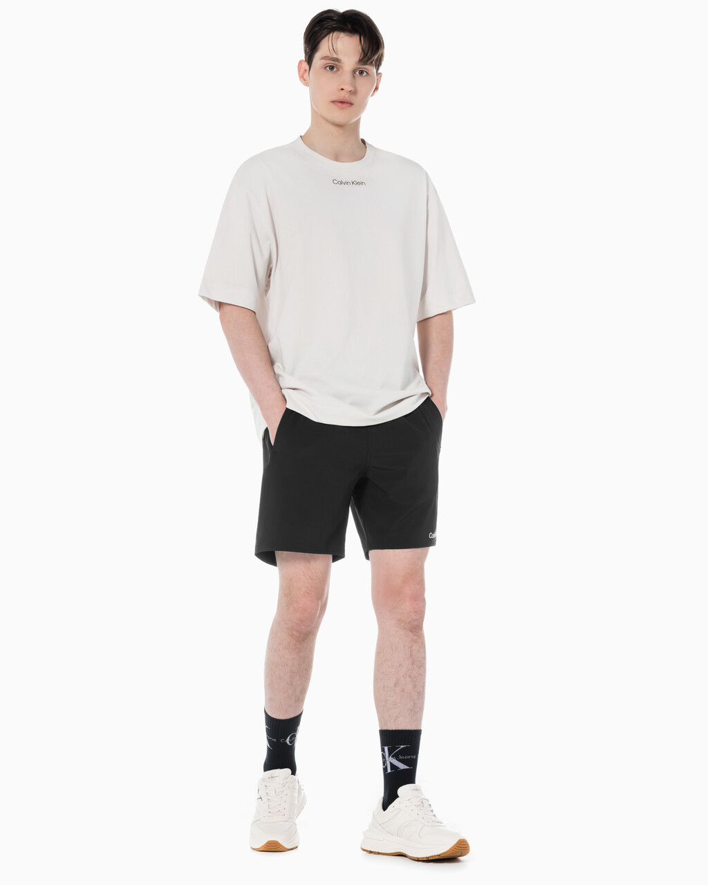 Buy 남성 CK 애슬레틱 릴렉스 핏 반팔 티셔츠 in color WHITE