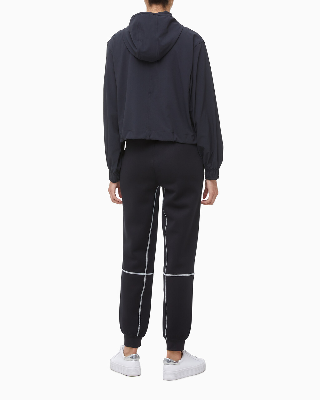 Buy 여성 레귤러핏 아노락 in color BLACK