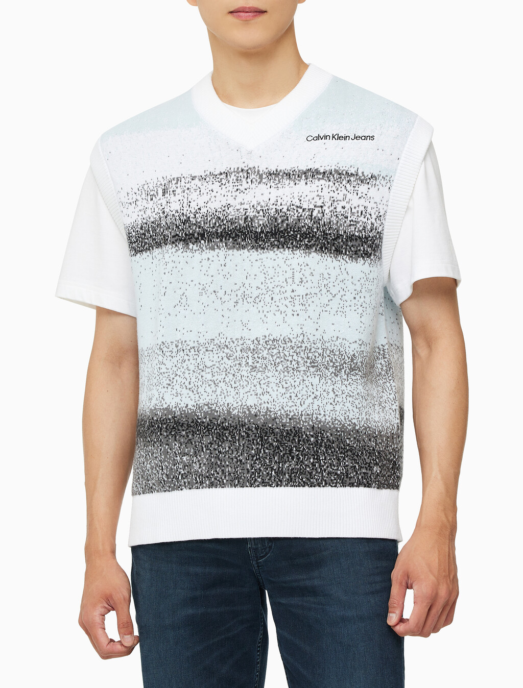 Buy 남성 릴렉스핏 스프레이 스웨터 베스트 in color TIE DYE AOP