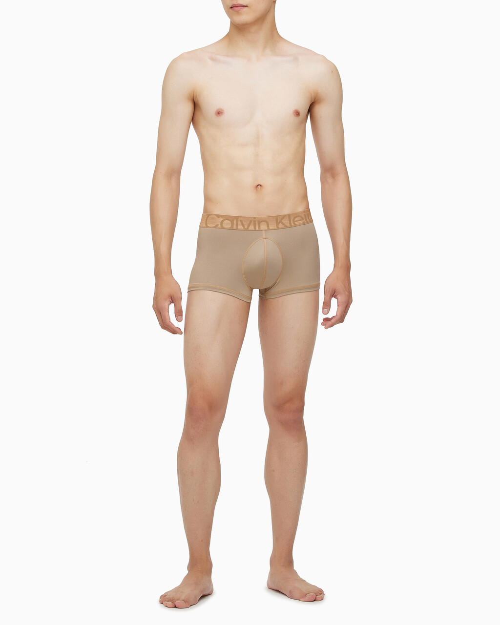 Buy 남성 퓨쳐쉬프트 홀리데이 로우라이즈 트렁크 in color LIGHT BROWN