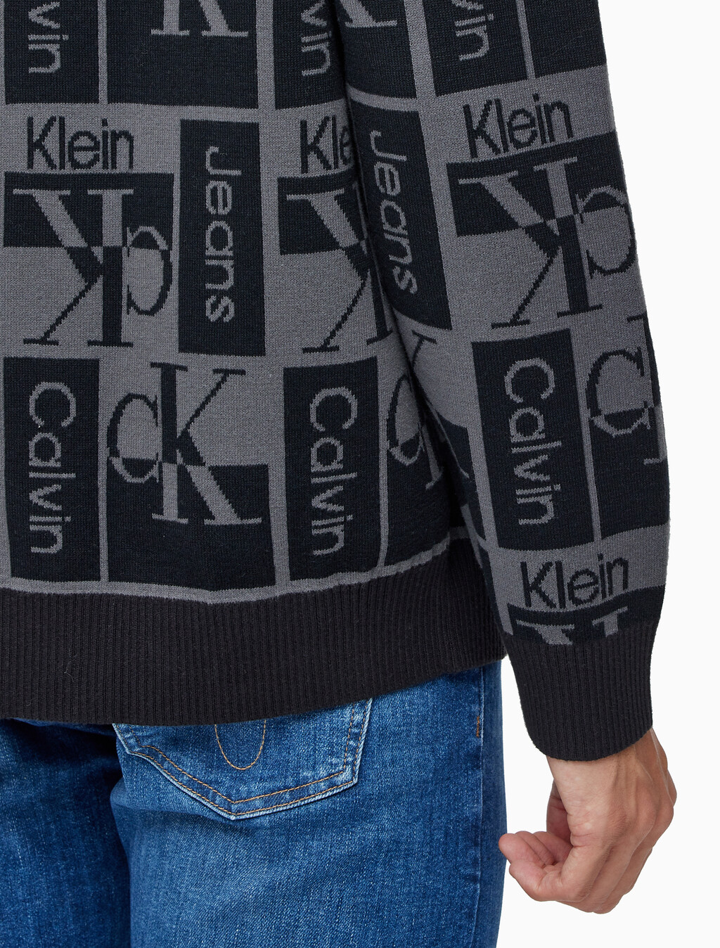 Buy 남성 릴렉스 핏 AOP 로고 스웨터 in color CK BLACK