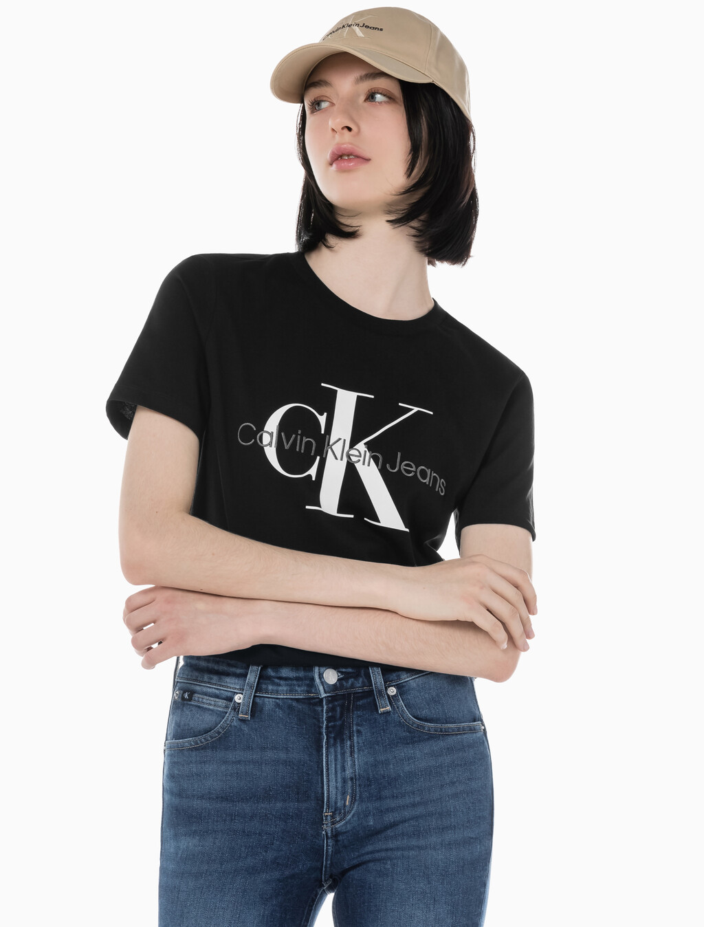 Buy 여성 스트레이트핏 모노그램로고 크루넥 반팔 티셔츠 in color CK BLACK