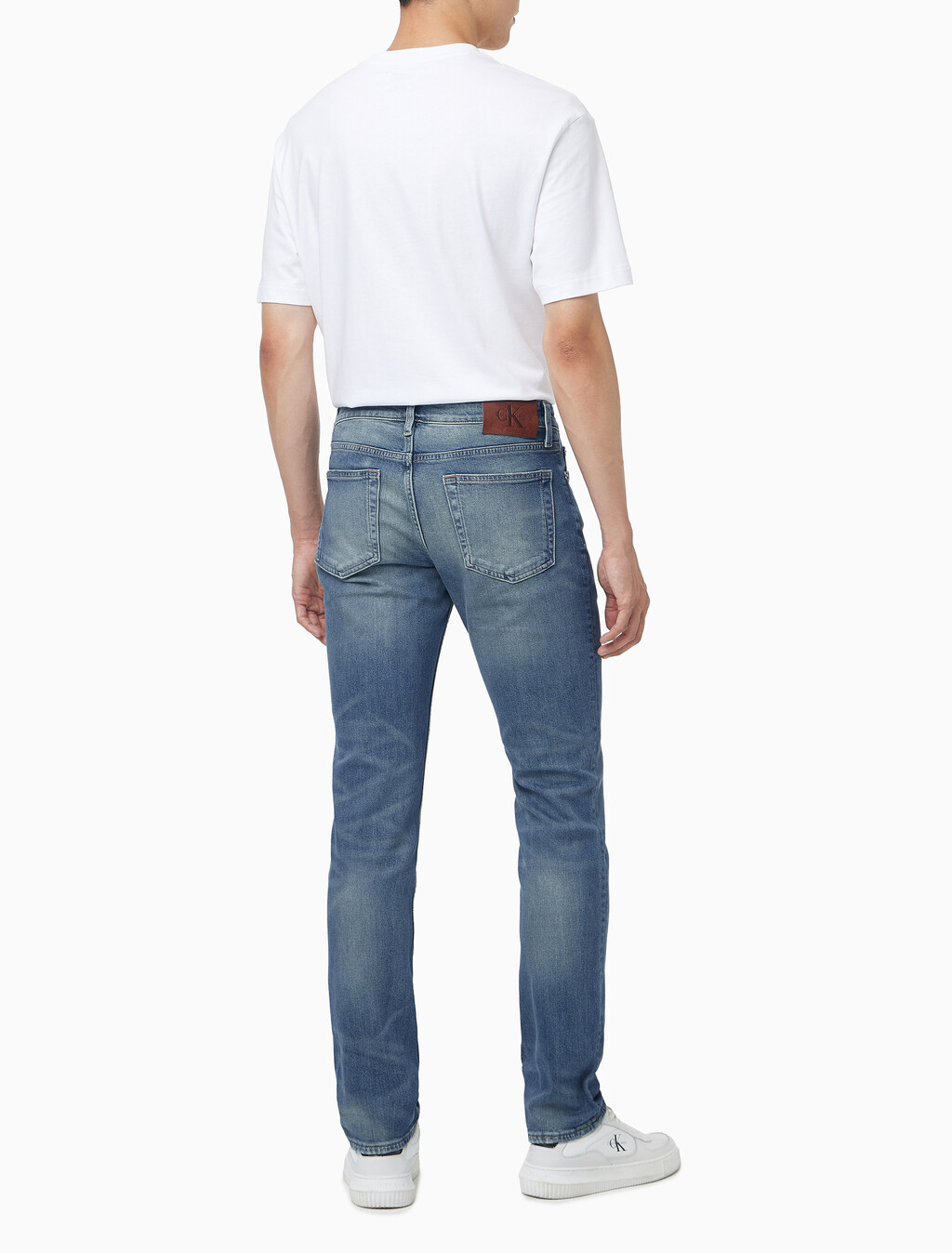 Buy 남성 슬림핏 미드블루 데님 in color Light blue