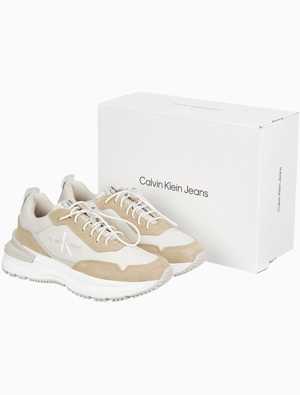 Buy 여성 멜버른 청키 러너 스니커즈 in color TAWNY SAND