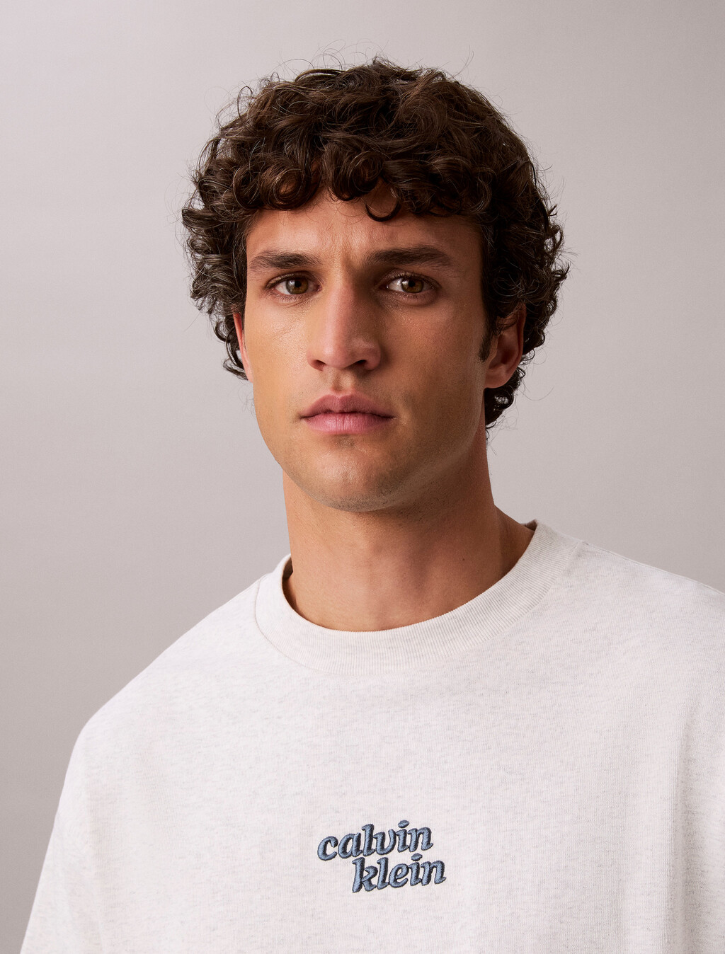 Buy 헤비 오픈엔드 저지 그래픽 티 in color GREY