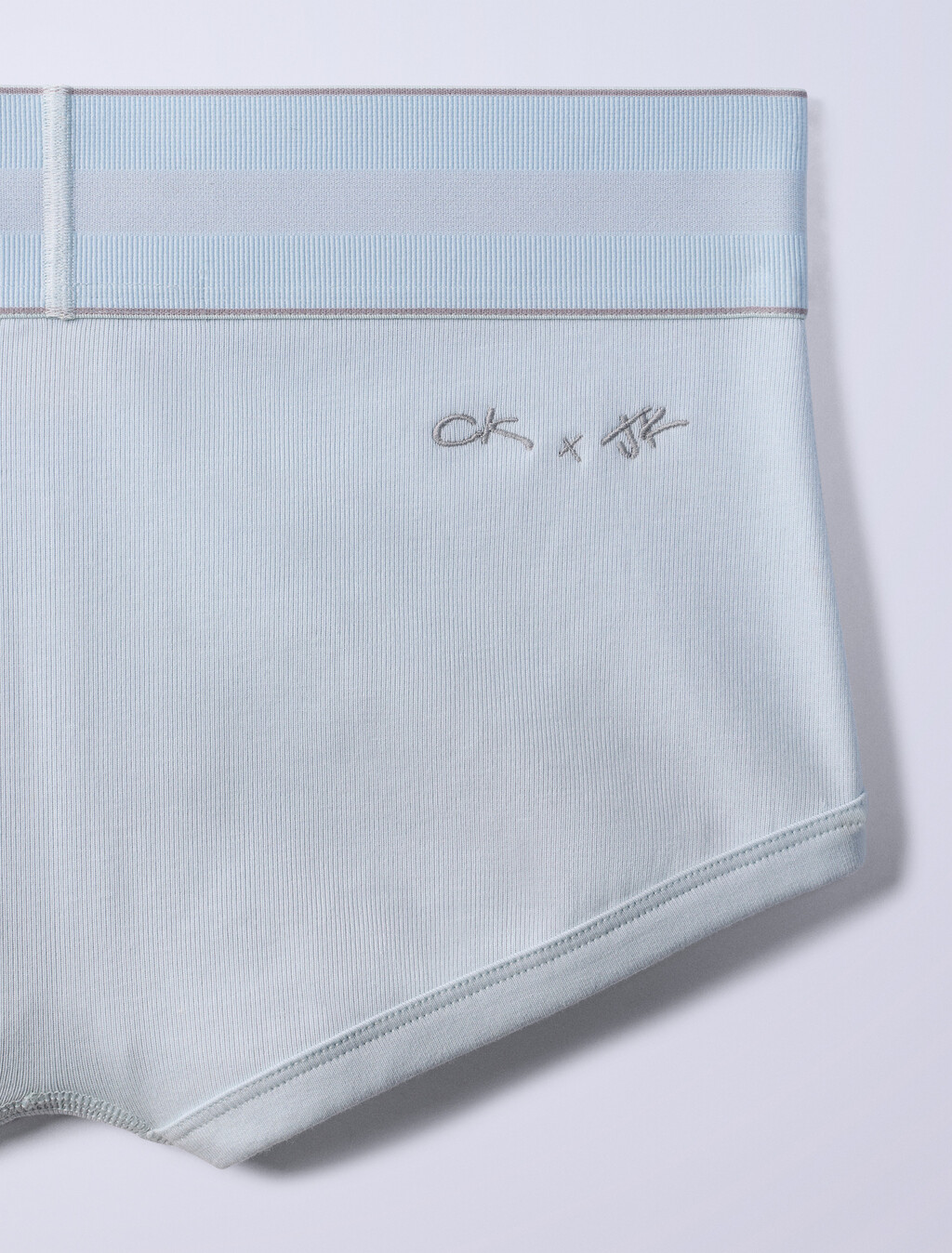 Buy Jung Kook for Calvin Klein  여성 헤리티지 코튼 AF 보이쇼츠 in color ICE FLOW