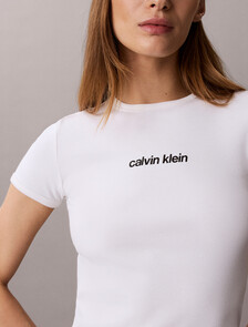 Buy 여성 컨투어립 로고 링거 티 in color BRIGHT WHITE