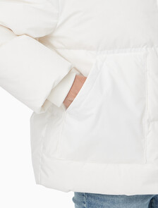 Buy 여성 숏 렝스 스탠드 카라 푸퍼 in color Ivory