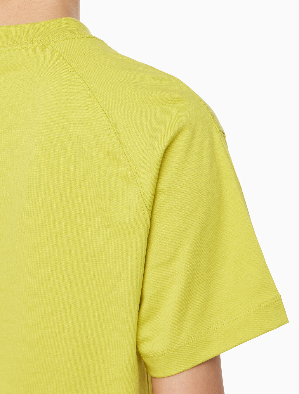 Buy 여성 박시 CK 크레스트 크롭 포켓 반팔 티셔츠 in color WARM OLIVE