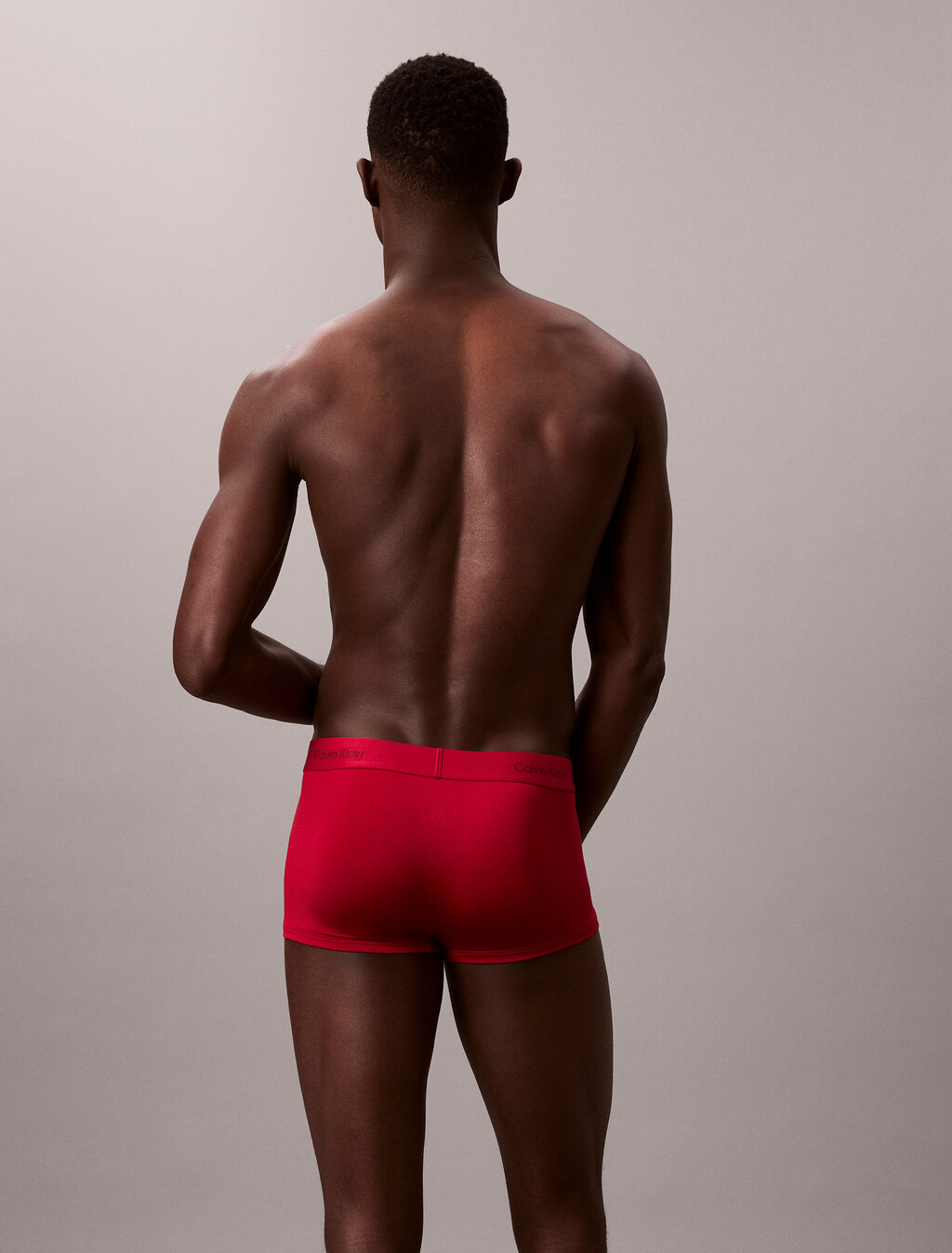 Buy 남성 모던 로고 패치 마이크로 로우 라이즈 트렁크 in color red