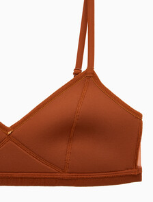 Buy 여성 퓨쳐 쉬프트 홀리데이 AF 브라렛 in color RED BROWN