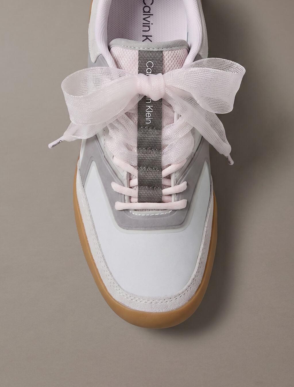 Buy 여성 로우 프로 러너 루나 스웨이드 젤리 레이스 스니커즈 in color Pearl Grey/Formal Grey/Lilac/Gum
