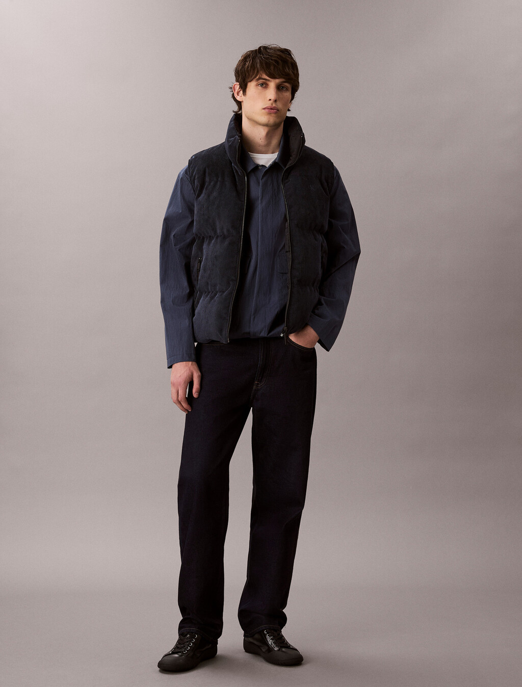 Buy 남성 리버서블 코듀로이 푸퍼 베스트 in color DARK SAPPHIRE