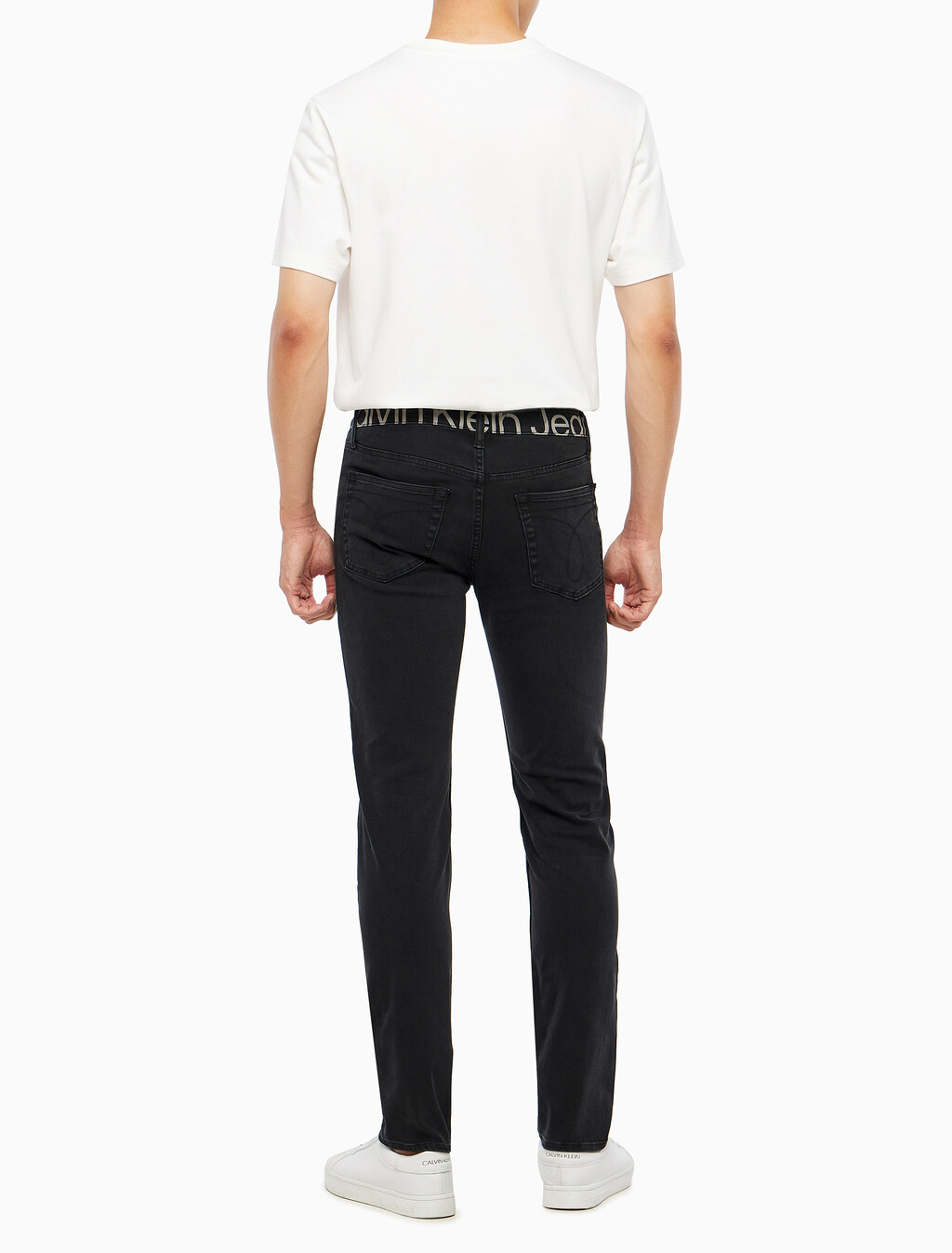 Buy 남성 슬림핏 블랙 데님 in color WASHED BLACK LOGO LACE