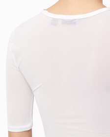 Buy 여성 레귤러 핏 스트레치 기능성 크롭 반팔 티셔츠 in color BRIGHT WHITE