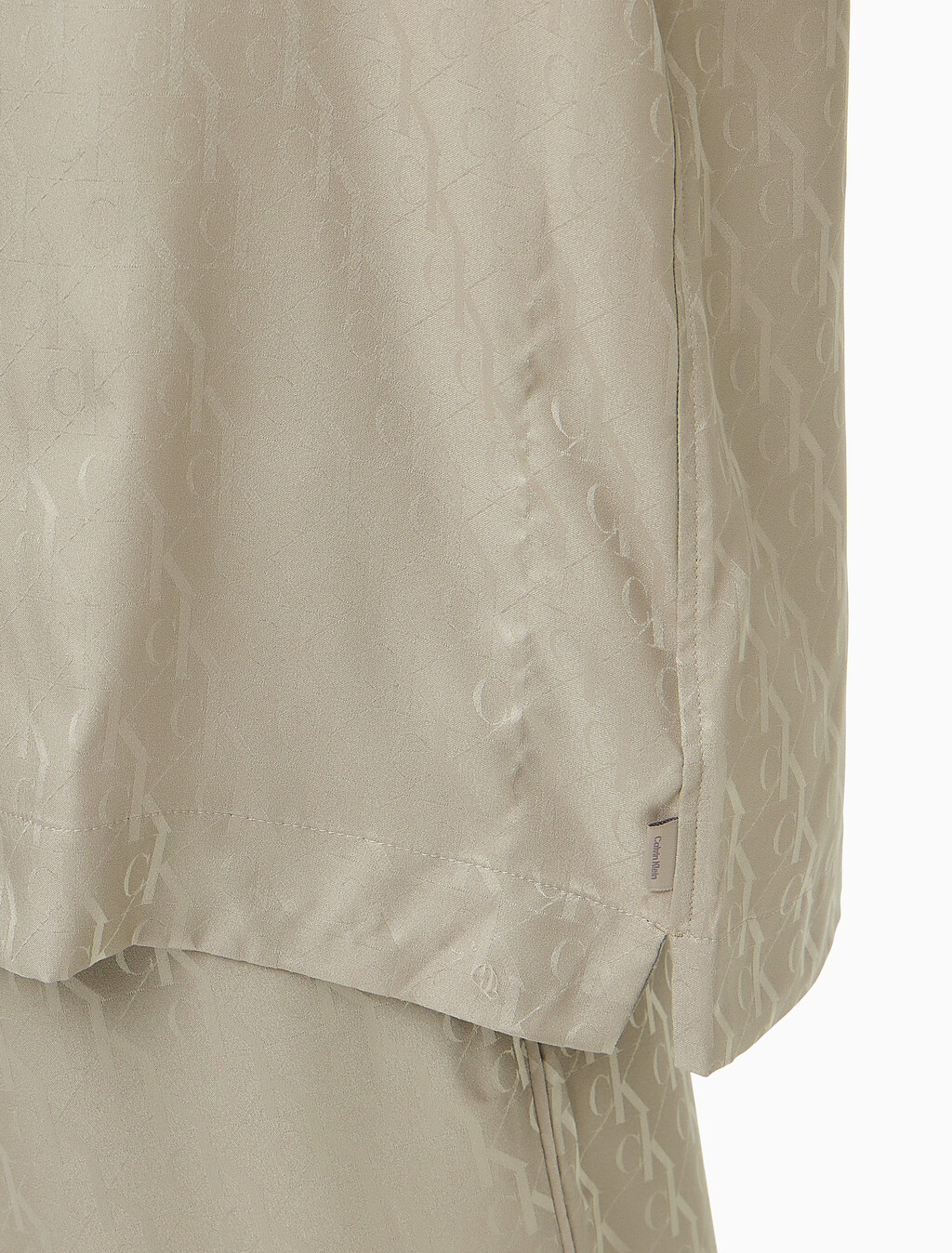 Buy 남성 샤인 새틴 자카드 롱슬리브 탑 in color KHAKI BEIGE