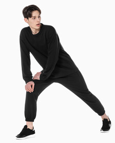 Buy 남성 릴렉스 핏 에센셜 스웻팬츠 in color BLACK