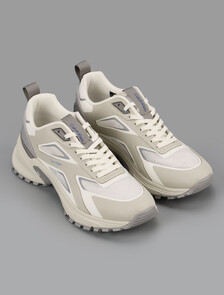 Buy 여성 트레일블레이저 하이크 런 슈즈 in color Ivory