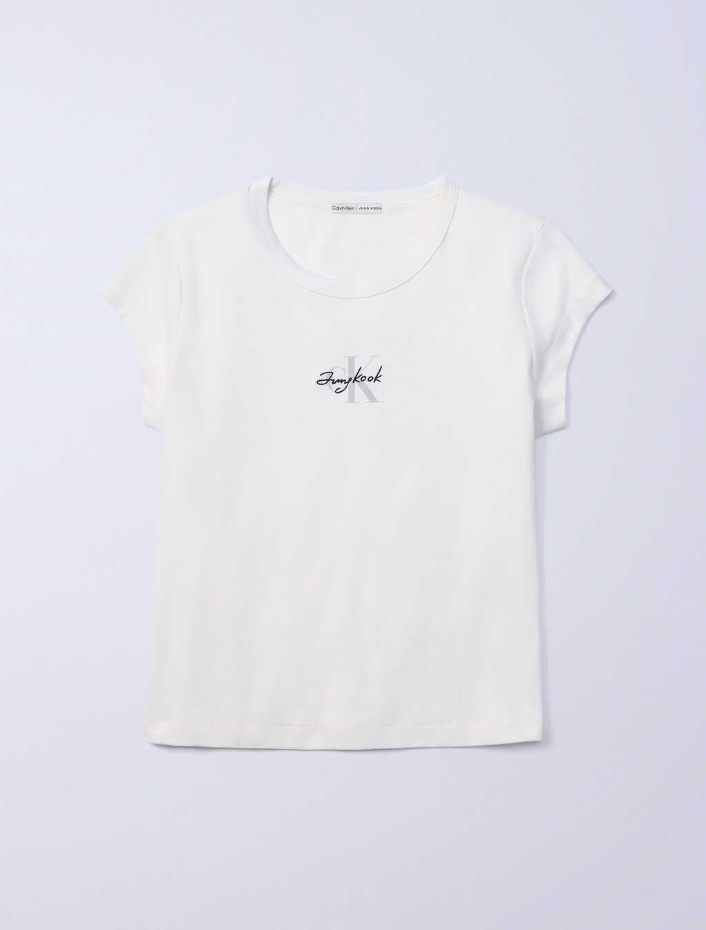 Buy Jung Kook for Calvin Klein 여성 모노그램 베이비 반팔 티셔츠 in color TOFU