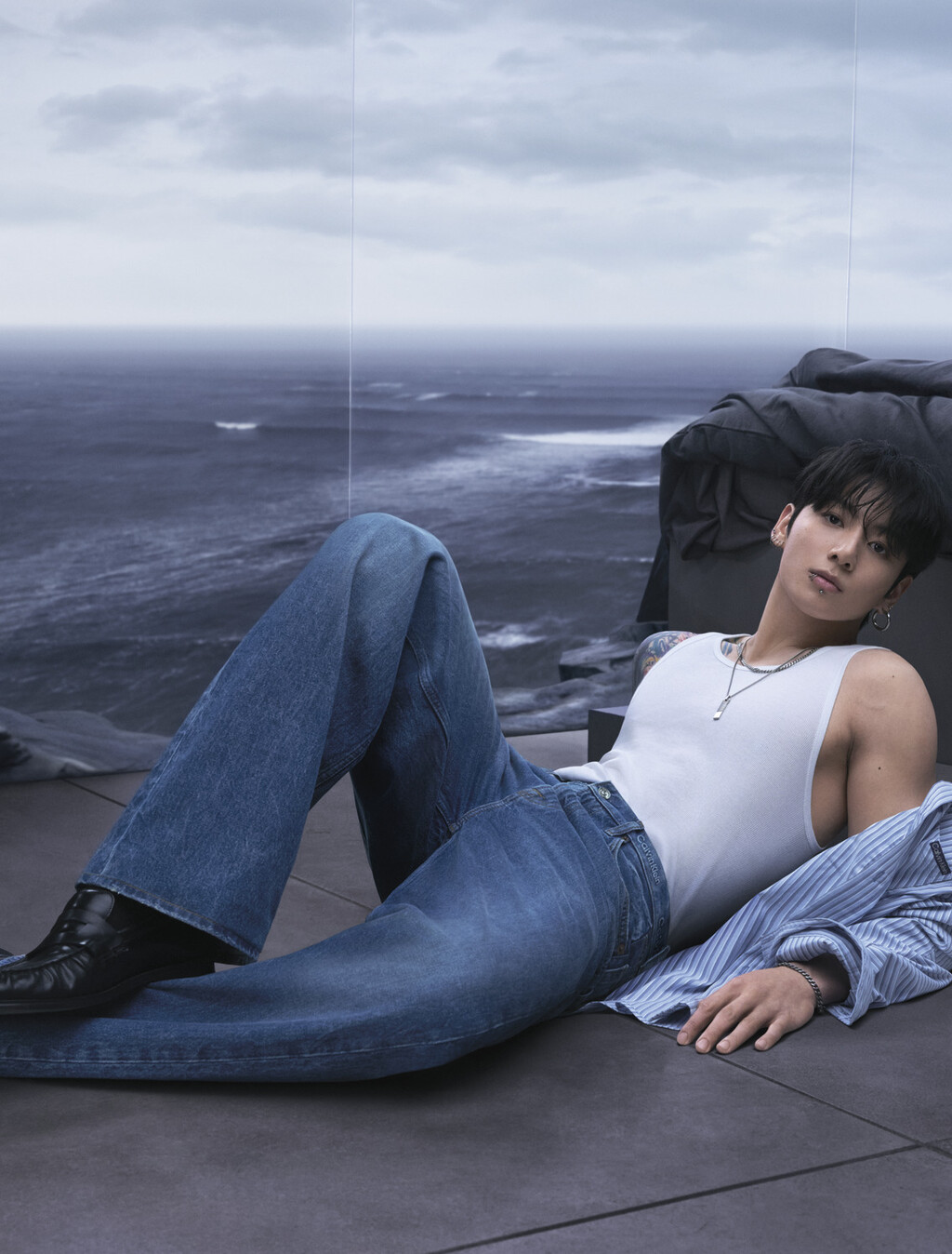 Buy 배기핏 진 in color Mid Blue