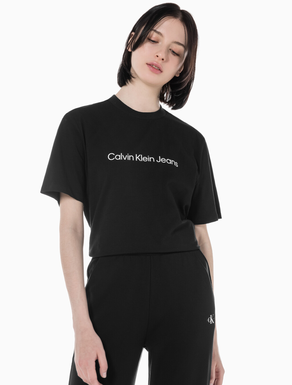 Buy 여성 보이프렌드핏 코튼 스트레치 반팔 티셔츠 in color CK BLACK