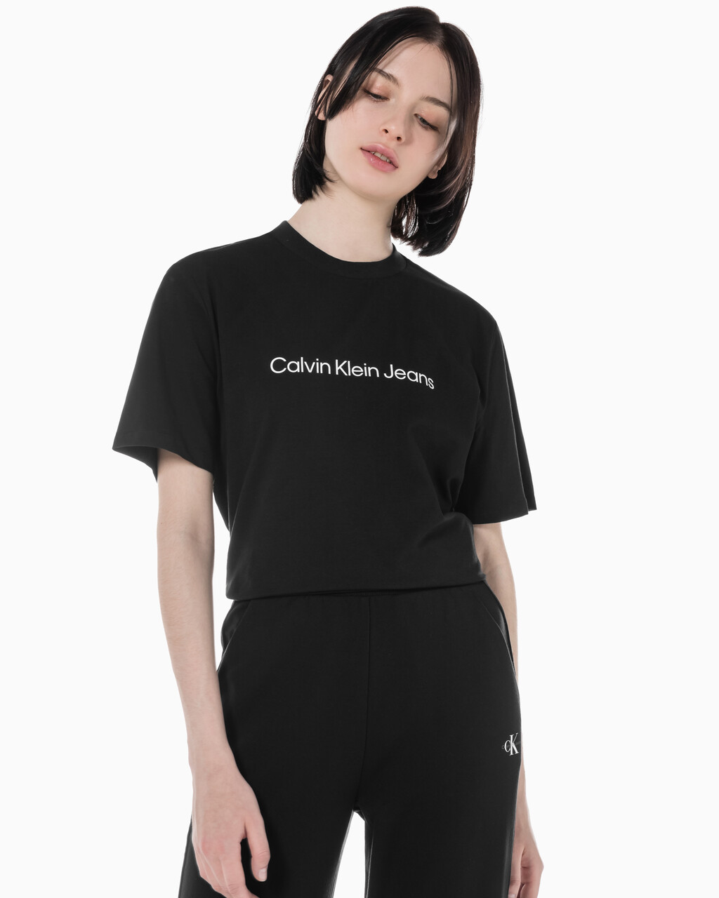 Buy 여성 보이프렌드핏 코튼 스트레치 반팔 티셔츠 in color CK BLACK