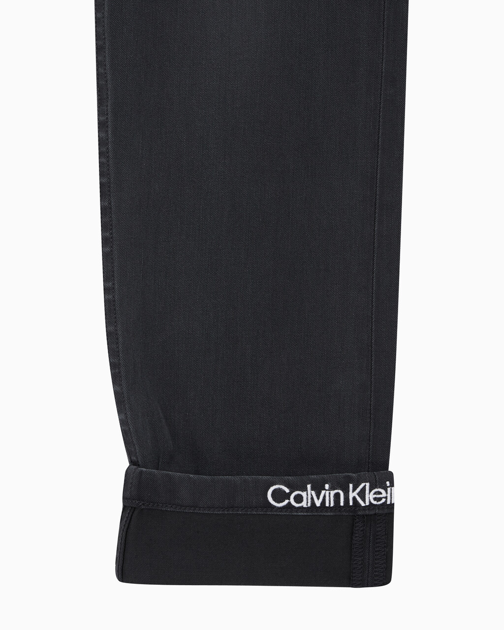Buy 남성 모던 테이퍼핏 블랙 얼티밋 스트레치 데님 in color WASHED BLACK LOGO LACE