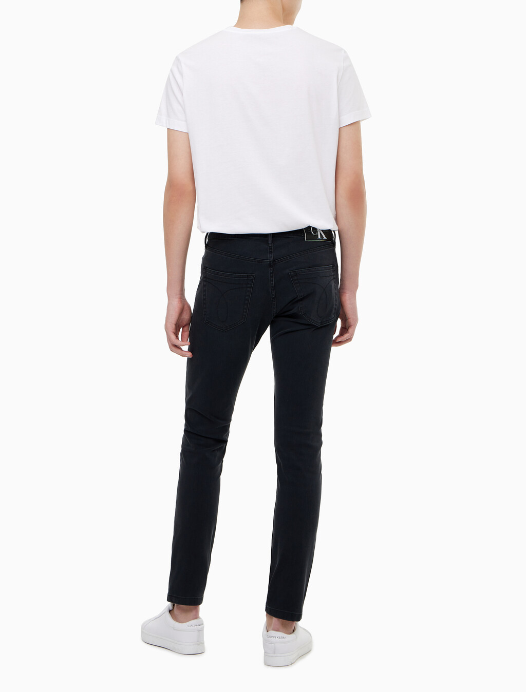 Buy 남성 모던 테이퍼핏 블랙 얼티밋 스트레치 데님 in color WASHED BLACK LOGO LACE
