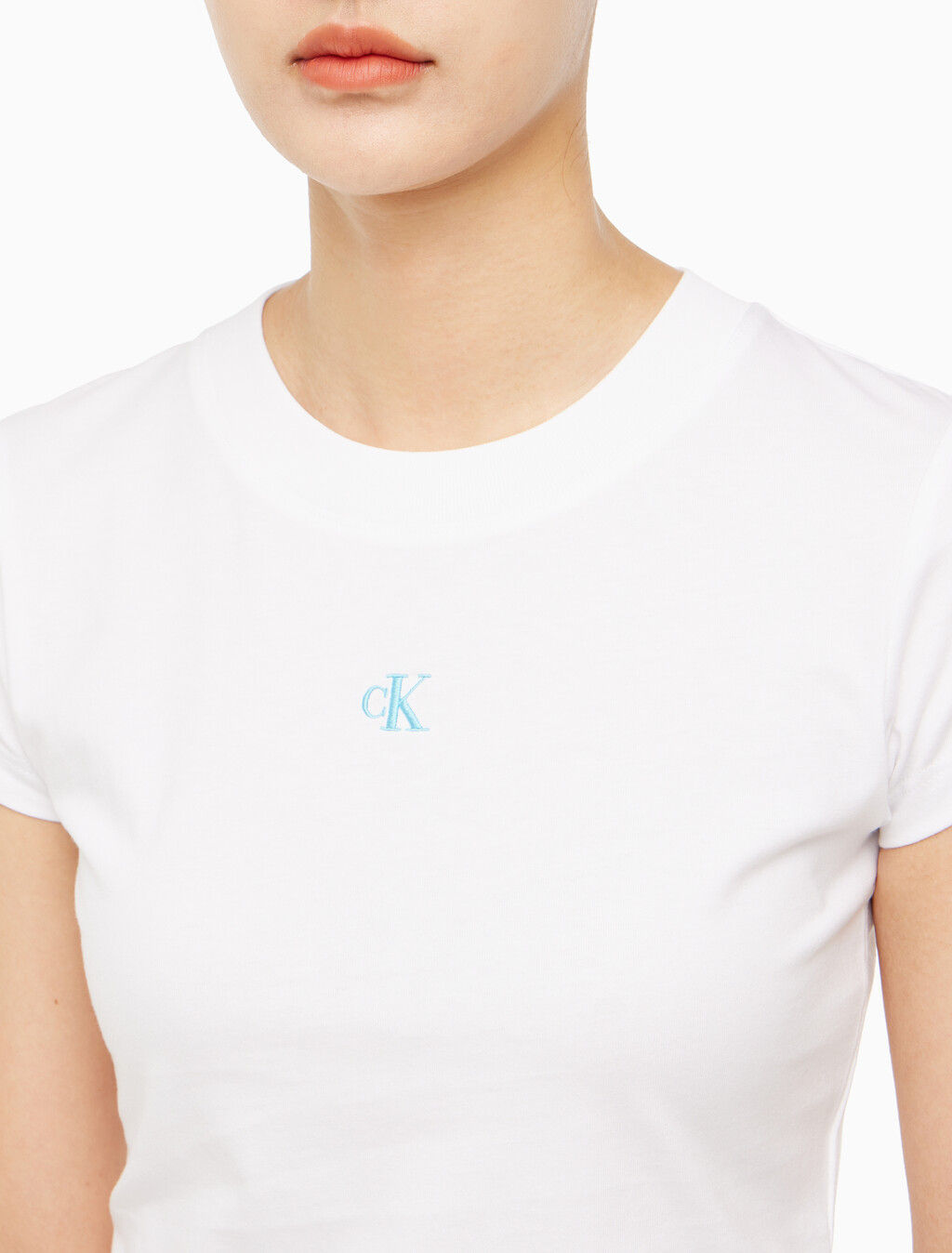 Buy 여성 그래픽 베이비핏 크롭 반팔 티셔츠 in color BRIGHT WHITE