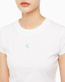Buy 여성 그래픽 베이비핏 크롭 반팔 티셔츠 in color BRIGHT WHITE