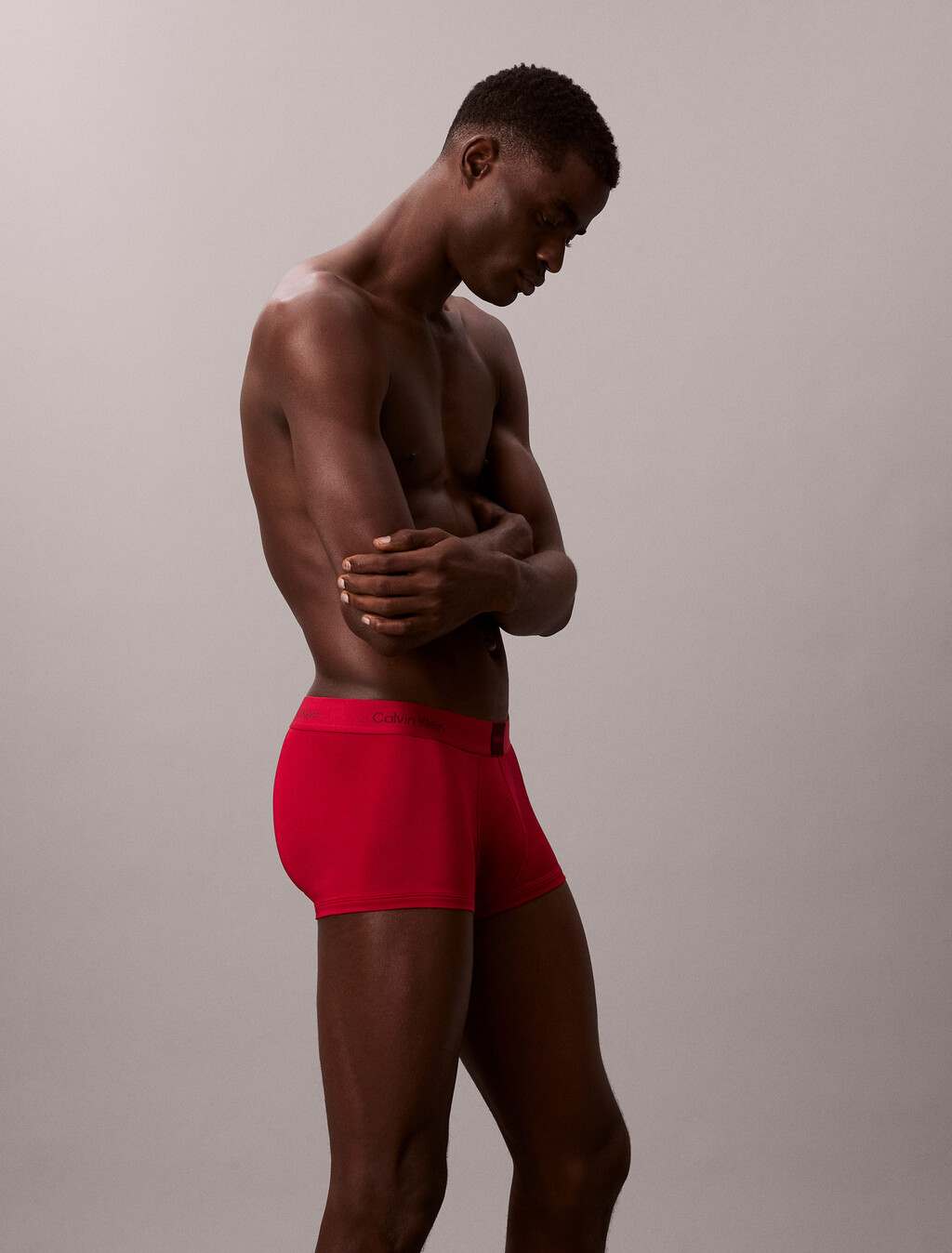 Buy 남성 모던 로고 패치 마이크로 로우 라이즈 트렁크 in color red