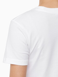 Buy 여성 슬림핏 베이비 크롭 반팔 티셔츠 in color BRIGHT WHITE