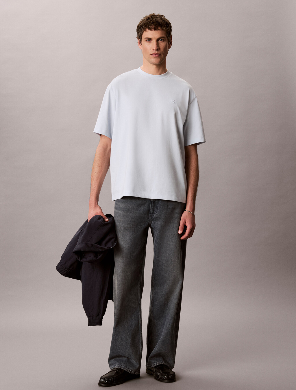 Buy 릴렉스드핏 쿨링 저지 모노로고 티 in color LIGHT BLUE