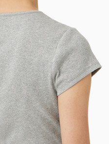 Buy 여성 코튼 스트레치 립 리브드 크롭티 in color GREY HEATHER