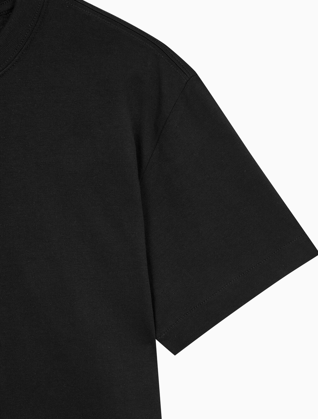Buy 여성 박시핏 반팔 티셔츠 in color BLACK