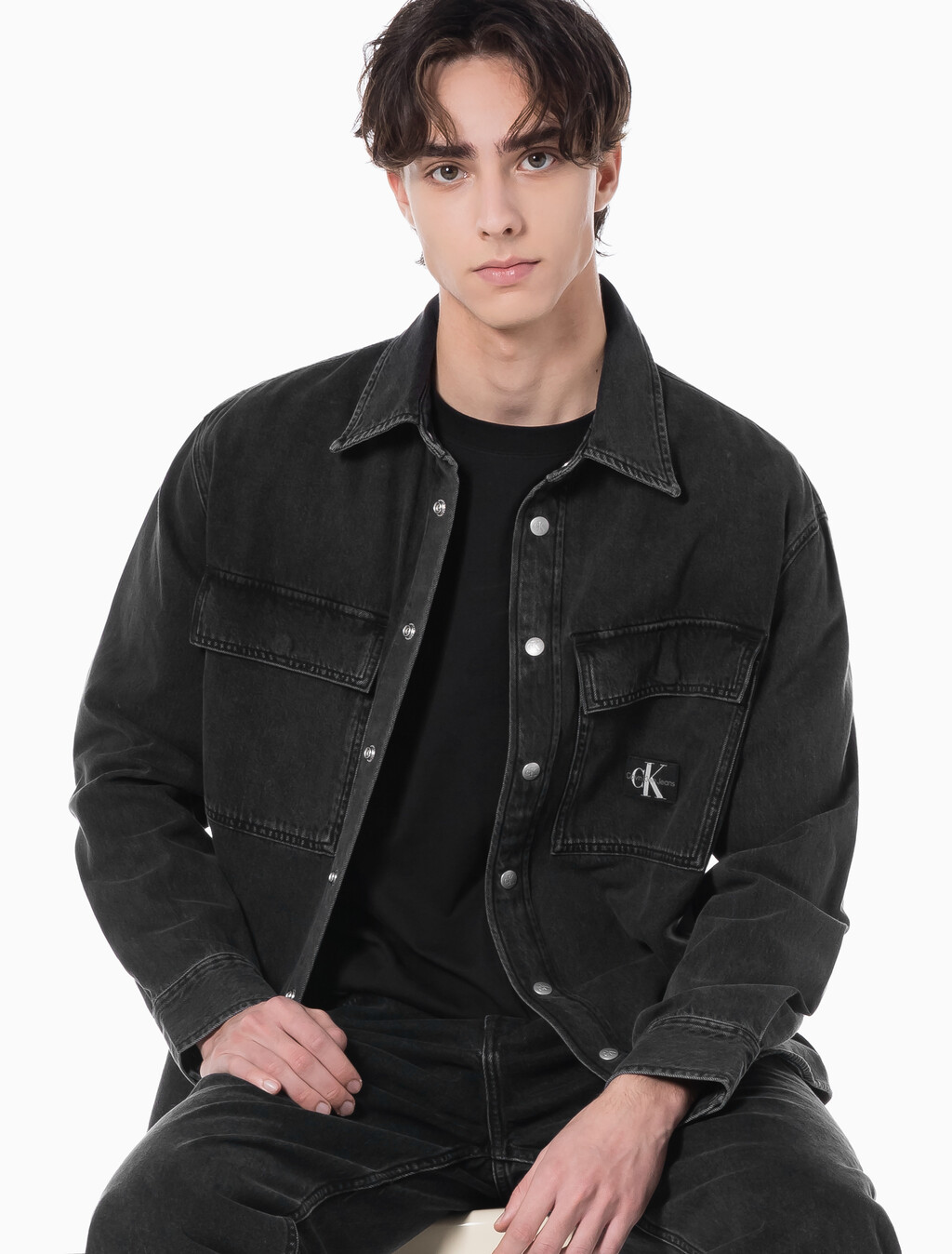 Buy 남성 릴렉스핏 데님 셔츠 in color WASHED BLACK LOGO LACE