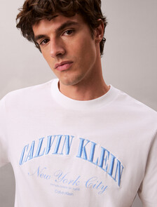 Buy 캘빈클라인 헤리티지 자수로고 그래픽 티 in color BRIGHT WHITE