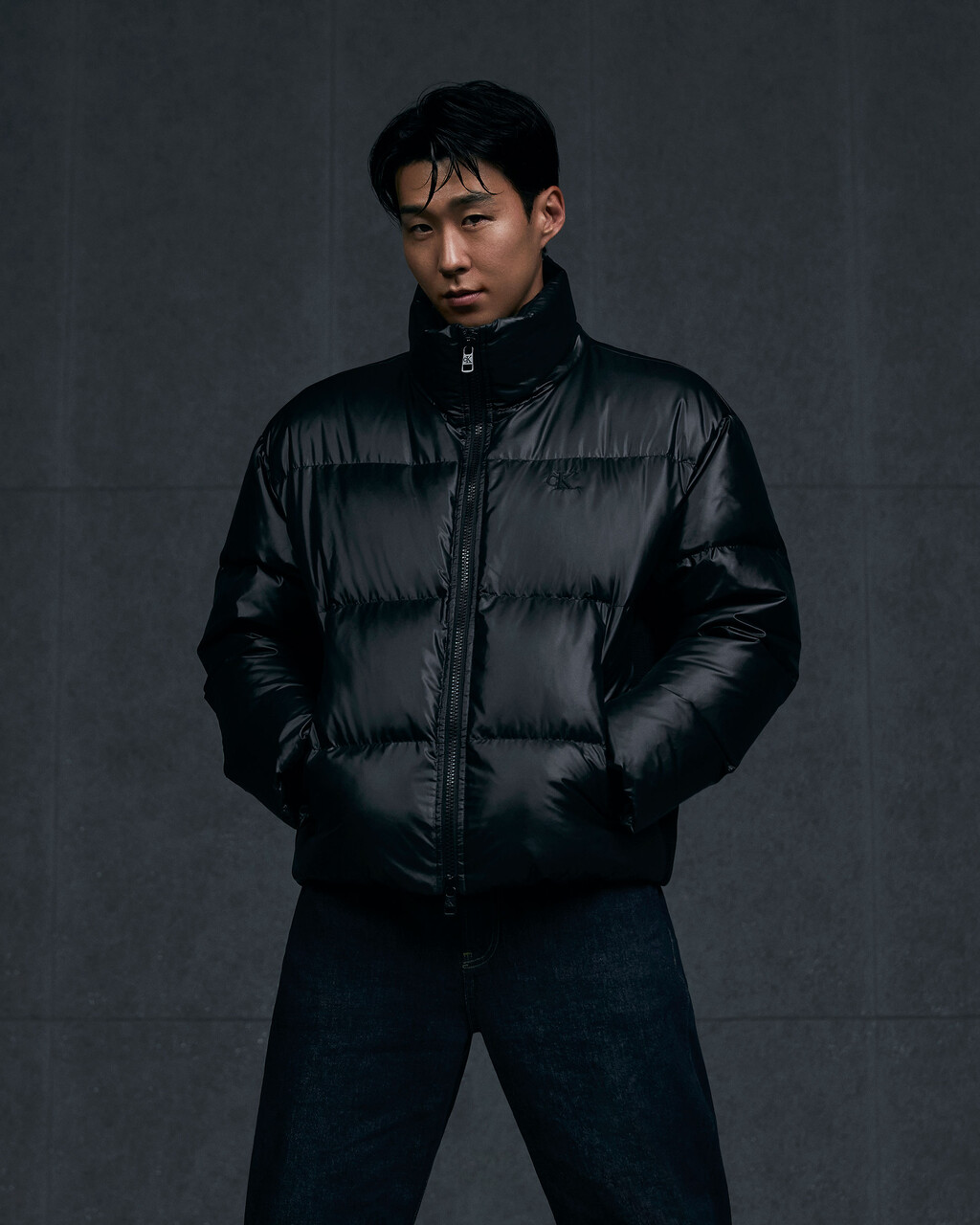 Buy 남녀공용 글로시 숏 푸퍼 in color CK BLACK