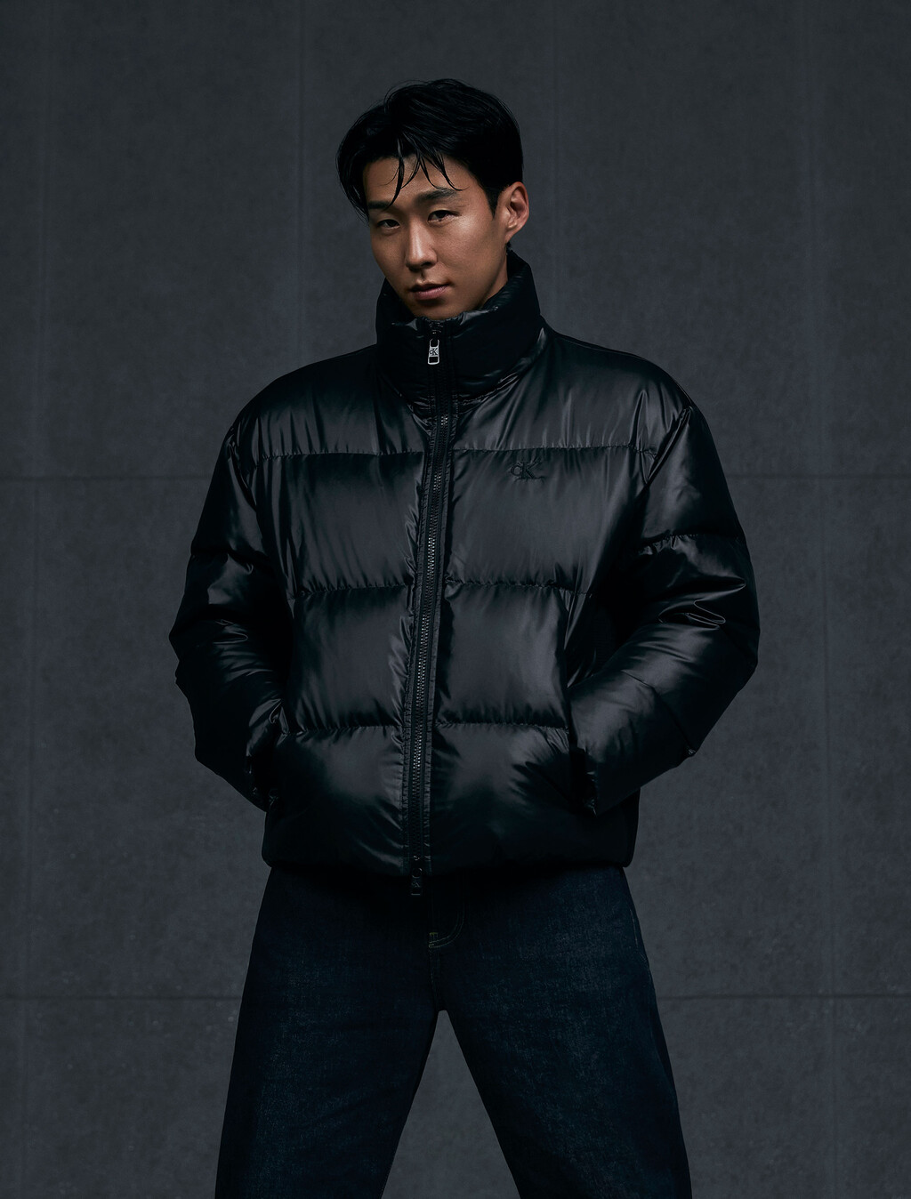 Buy 남녀공용 글로시 숏 푸퍼 in color CK BLACK