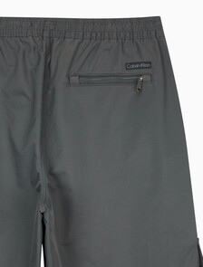Buy 남성 스트레이트핏 나일론 카고 조거 팬츠 in color Grey