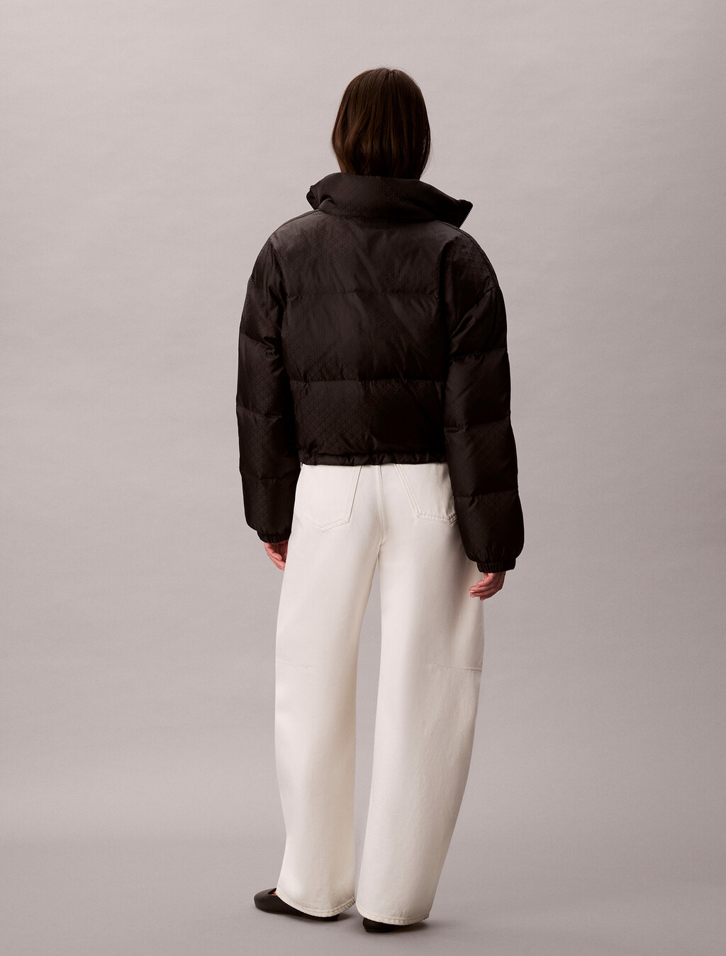 Buy 여성 AOP 로고 자카드 다운 자켓 in color BLACK