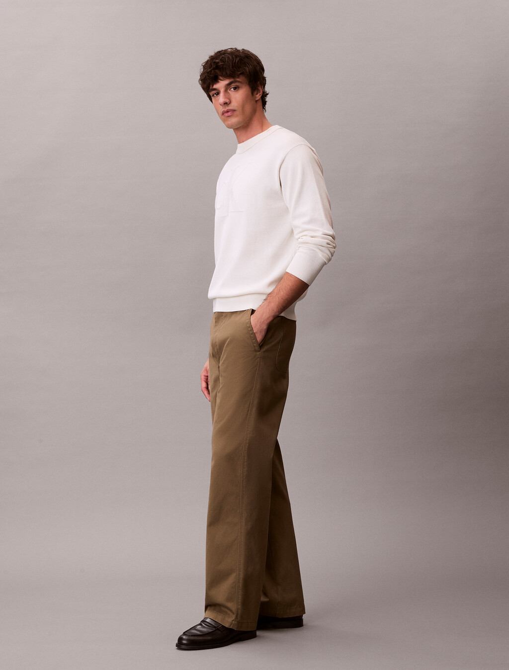 Buy 남성 90s 베기핏 치노팬츠 in color Brown