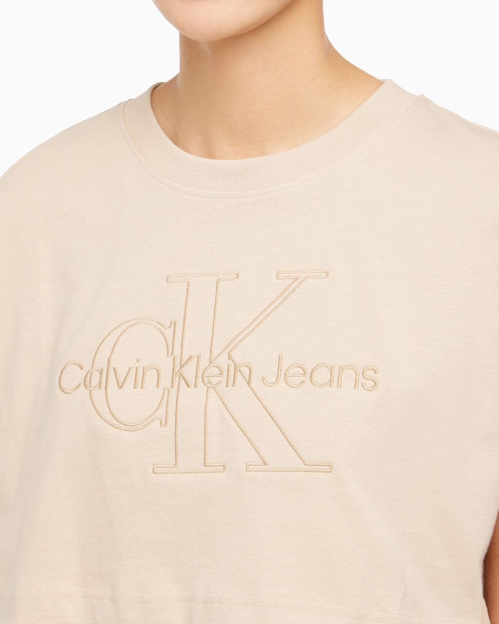Buy 여성 모노그램 빅로고 크롭 반팔 티셔츠 in color CLASSIC BEIGE